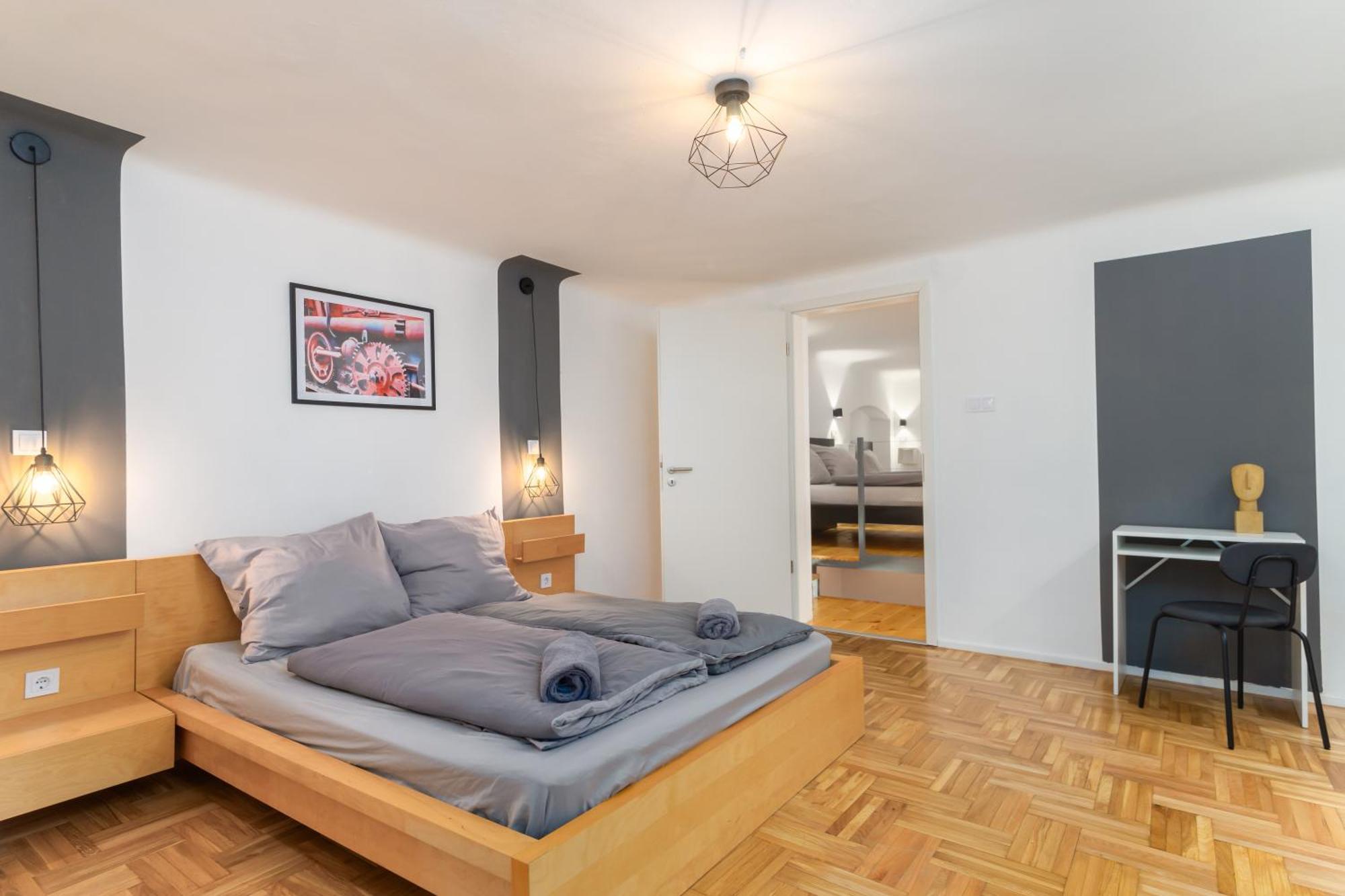 Industrial Westend Apartment *