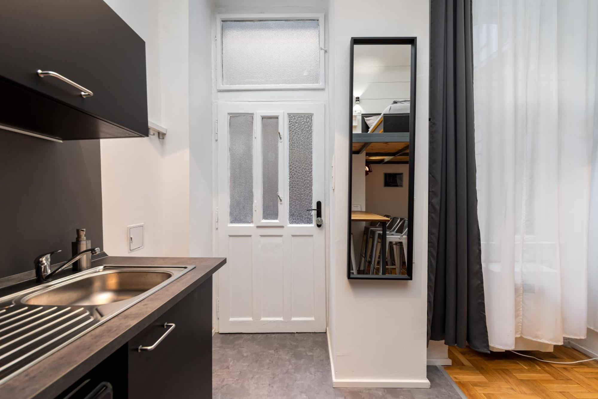 Apartment Industrial Westend Budapest